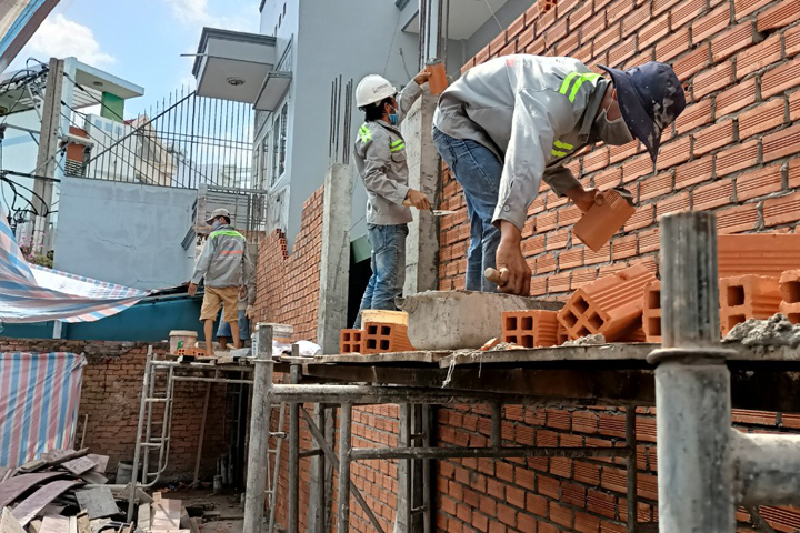 Phá bỏ các bức tường nhà không hợp lý